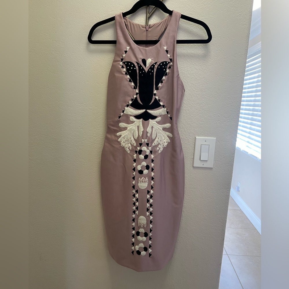Cynthia Rowley mauve embroidered dress size 2